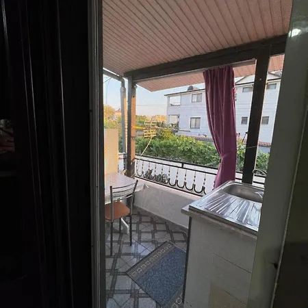 Πανσιόν The Grandmother Δυρράχιο