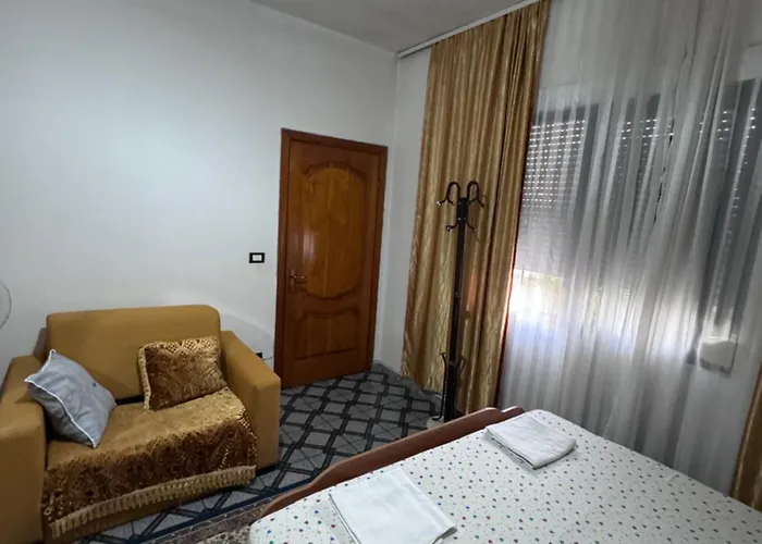 招待所 The Grandmother